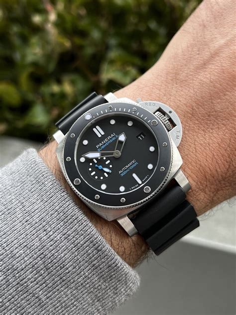 zaeger panerai|Panerai Submersible 42mm Brushed Steel Black Dial PAM00683.